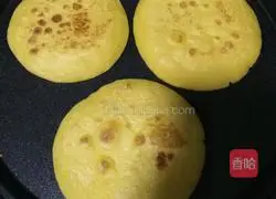 Illustration of making bean dregs and cornmeal pancakes 4