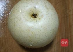 雪梨银耳羹的做法图解2