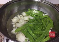 荷兰豆炒百合的做法图解3