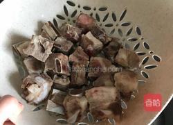 糖醋排骨的做法图解1