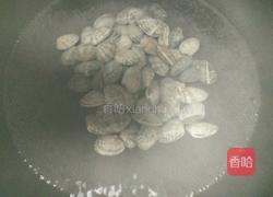 炒花哈的做法图解1