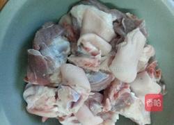 蒜香猪蹄的做法图解1