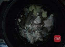 蒜香猪蹄的做法图解3