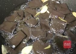 韭菜炒鸭血的做法图解9