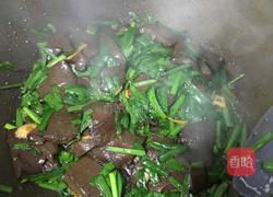 韭菜炒鸭血的做法图解12