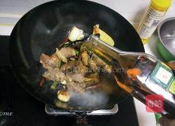 牛肉炖西红柿木耳的做法图解6