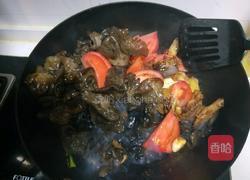 牛肉炖西红柿木耳的做法图解7