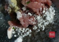 瘦肉豌豆尖汤的做法图解2