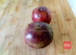 百香果蜂蜜果汁的做法图解1