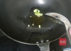 木耳炒白菜片的做法图解3