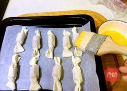 馄饨皮烤香肠的做法图解6