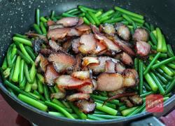 蒜苔炒腊肉的做法图解11