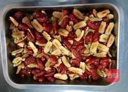 倾世仙颜手工补气血阿胶糕熬制方法的做法图解5