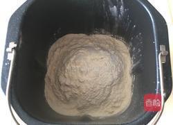 荠菜猪肉馅包子的做法图解2