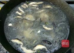 香菇鸡汤面的做法图解3