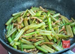 芹菜炒肉丝的做法图解12