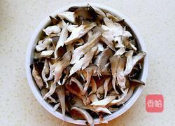 肉片炒蘑菇的做法图解1