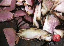 酸豆角腊肉焖饭的做法图解2