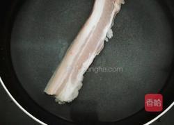 红烧肉焖海参的做法图解2