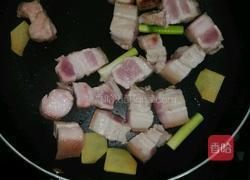 红烧肉焖海参的做法图解4