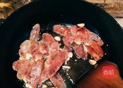 懒人腊肠土豆胡萝卜闷饭的做法图解3