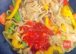 三椒炒冷面的做法图解8