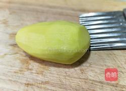 炸土豆花的做法图解1