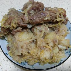 猪肉烩酸菜的做法[图]