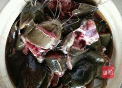 砂锅炖鱼的做法图解1