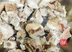 排骨土豆炖豆角的做法图解1