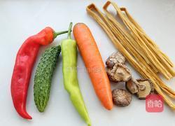杂蔬香菇烧腐竹的做法图解1