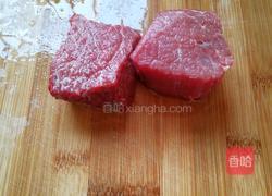 牛肉荷兰豆苗汤的做法图解2