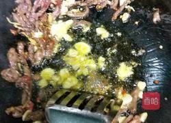 芹菜炒牛肉 的做法图解7