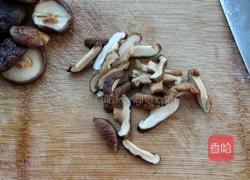 香菇炒油菜的做法图解3