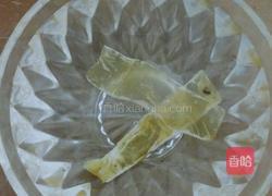 花胶鸽子汤的做法图解1