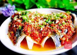 剁椒鱼头的做法图解1