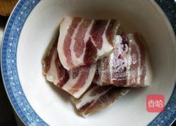五花肉蒸豆腐的做法图解2