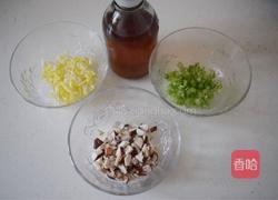 芹菜香菇粥的做法图解2