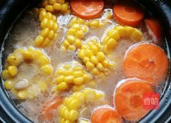 猪手花生玉米汤的做法图解8
