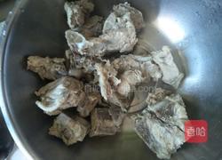 家常排骨炖豆角土豆的做法图解4