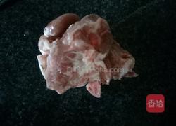 筒骨炖萝卜的做法图解1