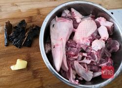 灵芝鸭汤的做法图解1