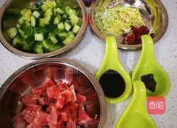 酱爆黄瓜肉丁的做法图解2