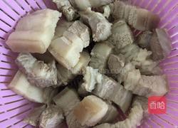 每日工作餐荤素搭配之（红烧肉+清炒莴笋）的做法图解2