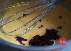 红丝绒蛋糕卷的做法图解7