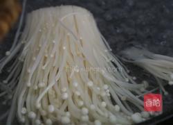 五彩金针菇卷的做法图解2