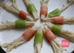 五彩金针菇卷的做法图解5
