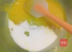 红丝绒蛋糕卷的做法图解3