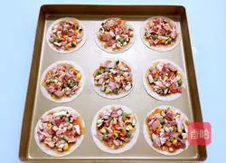 Illustration of how to make dumpling skin pizza 8