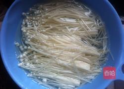 西红柿烩金针菇的做法图解2